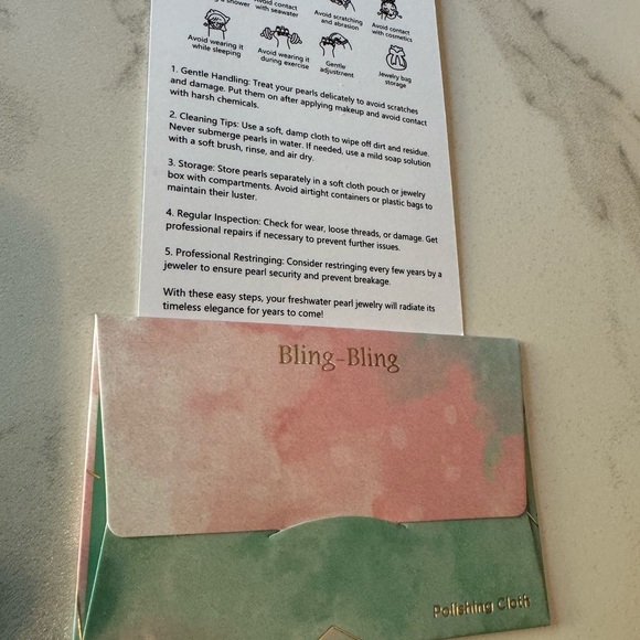 New Baroque Freshwater Pearl Ring with Rhinestones. Fits ring sizes 6-8 - Picture 4 of 4